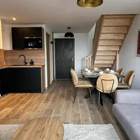 Le Duplex アパート *